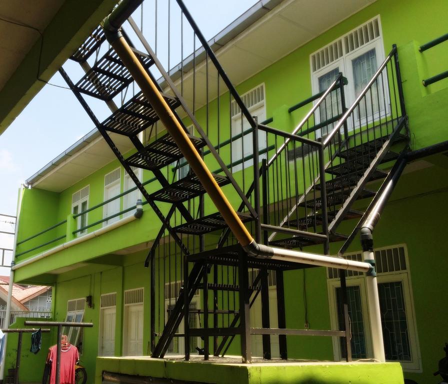 Griya 24 Homestay Medan Exteriör bild