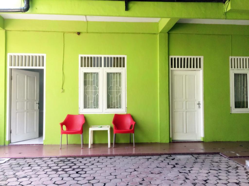 Griya 24 Homestay Medan Exteriör bild